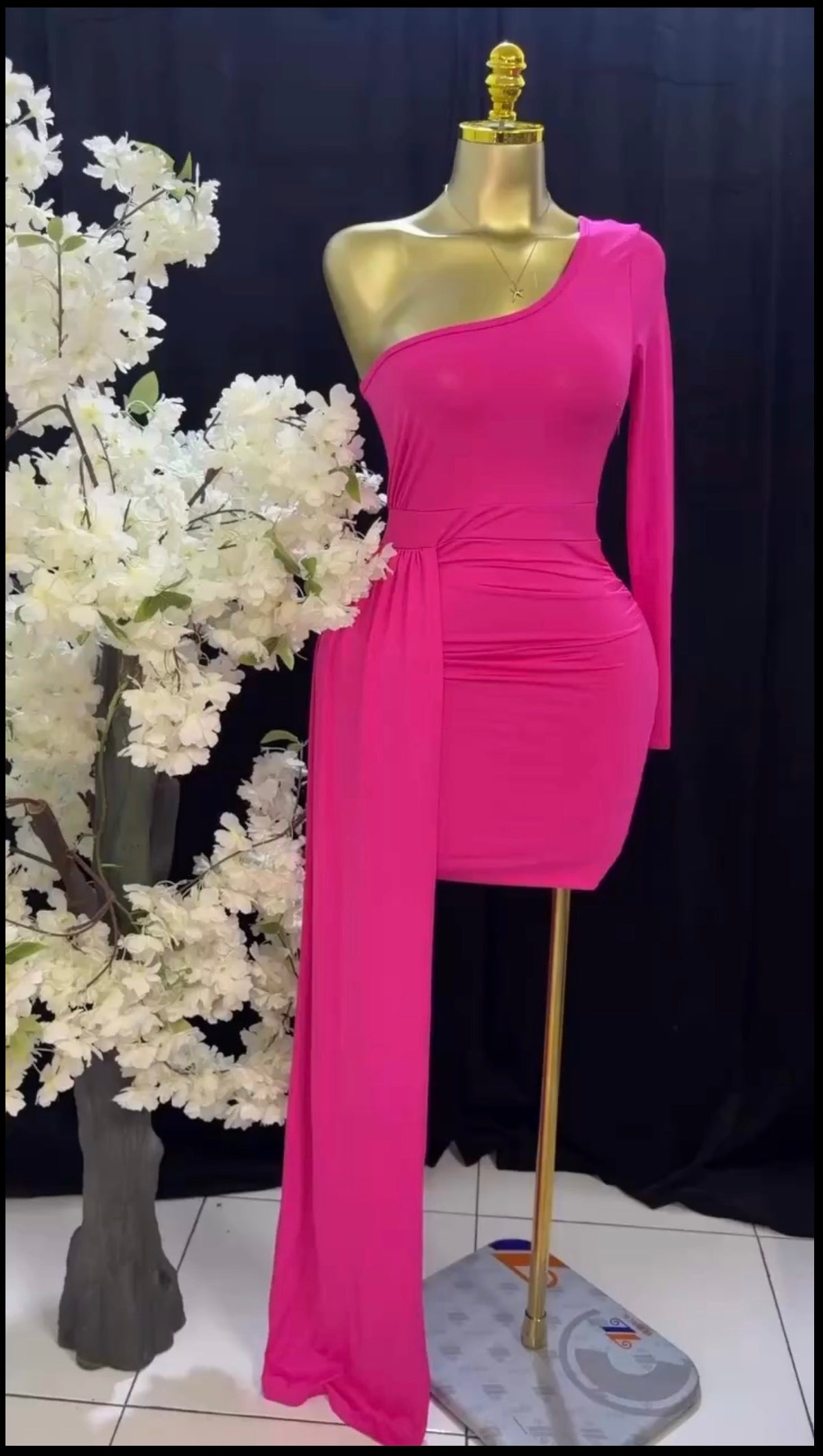 One Shoulder Wonder